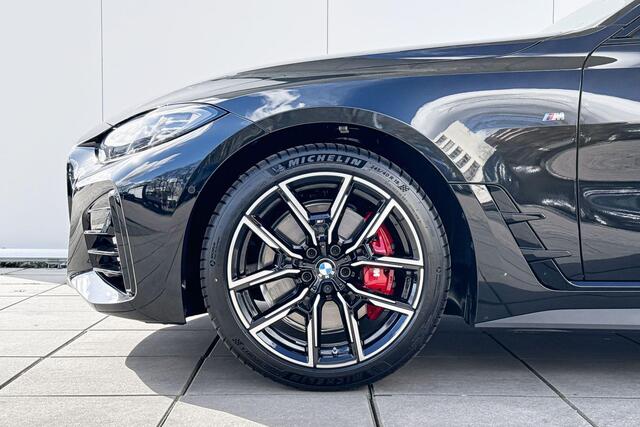 BMW 4-SERIE Gran Coupé 420i High Executive M Sportpakket Pro / Harman Kardon / Glazen Schuifdak / Comfort Access / Elektrisch Verstelbare Stoelen / Adaptieve Cruise / Comfort Acces / 19 Inch / Selections