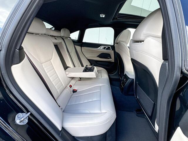 BMW 4-SERIE Gran Coupé 420i High Executive M Sportpakket Pro / Harman Kardon / Glazen Schuifdak / Comfort Access / Elektrisch Verstelbare Stoelen / Adaptieve Cruise / Comfort Acces / 19 Inch / Selections