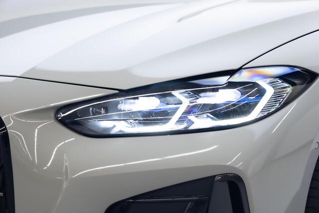 BMW 4-SERIE Coupé 430i xDrive High Executive | M-Sport | Laser | 19 Inch | 360 | Head Up | Dak | H&K |