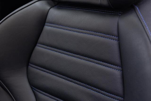 BMW 4-SERIE Coupé 430i xDrive High Executive | M-Sport | Laser | 19 Inch | 360 | Head Up | Dak | H&K |