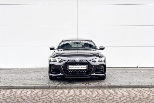 BMW 4-SERIE Coupé 430i xDrive | M Sport | Glazen Panoramadak | Harman Kardon | Stoelverwarming |