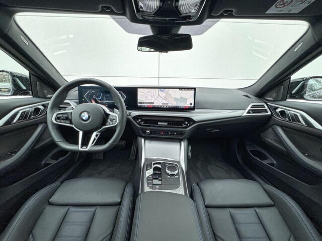BMW 4-SERIE Coupé 430i xDrive | M Sport | Glazen Panoramadak | Harman Kardon | Stoelverwarming |