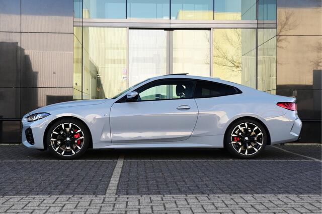 BMW 4-SERIE Coupé 420i M Sport Automaat / Schuif-kanteldak / Achteruitrijcamera / M Sportonderstel / Comfort Access / Stuurverwarming / Adaptieve LED / Widescreen Display / Stoelverwarming
