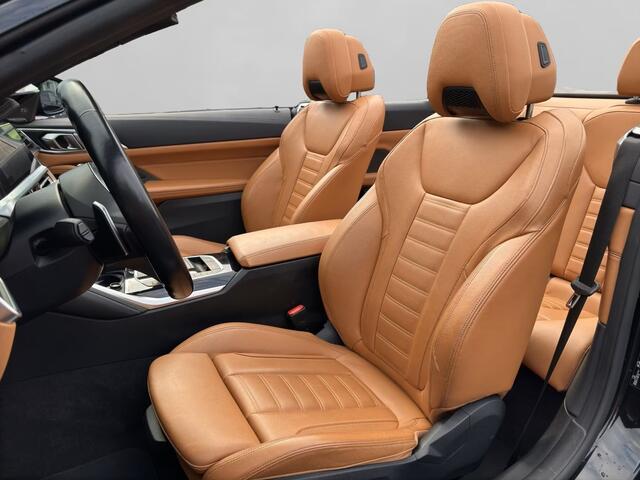 BMW 4-SERIE Cabrio 420iA M-SPORT ** COGNAC LEDER, NAVI+, HuD, H&K SOUND, NEKVERW, 18-inch LMV ** 1e EIG - Slechts 11.900KM (!) ** ** INFORMEER OOK NAAR ONZE AANTREKKELIJKE FINANCIAL-LEASE TARIEVEN **