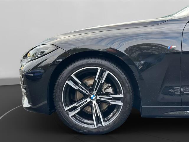 BMW 4-SERIE Cabrio 420iA M-SPORT ** COGNAC LEDER, NAVI+, HuD, H&K SOUND, NEKVERW, 18-inch LMV ** 1e EIG - Slechts 11.900KM (!) ** ** INFORMEER OOK NAAR ONZE AANTREKKELIJKE FINANCIAL-LEASE TARIEVEN **