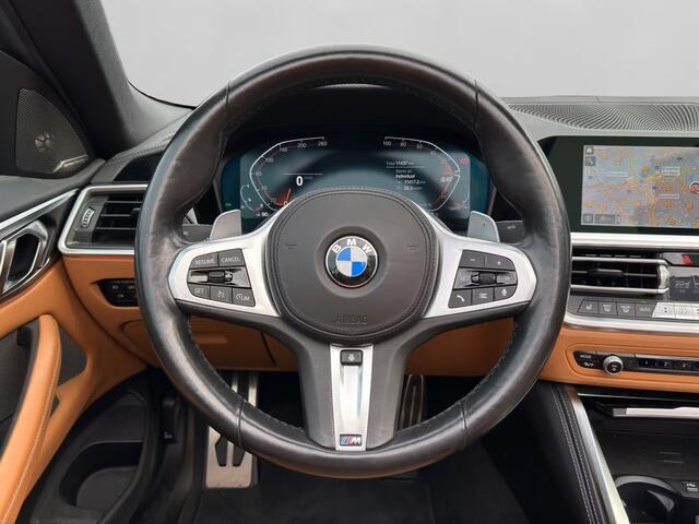 BMW 4-SERIE Cabrio 420iA M-SPORT ** COGNAC LEDER, NAVI+, HuD, H&K SOUND, NEKVERW, 18-inch LMV ** 1e EIG - Slechts 11.900KM (!) ** ** INFORMEER OOK NAAR ONZE AANTREKKELIJKE FINANCIAL-LEASE TARIEVEN **