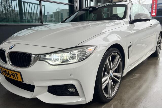 BMW 4-SERIE Cabrio 428i M Sport | HEAD-UP DISPLAY | CAMERA | LEDER | NAVI | CARPLAY | LMV 19'' | NEK/STOEL/STUURVERWARMING | PDC V+A | KEYLESS | CRUISE CONTROL | CLIMATE CONTROL | BLUETOOTH