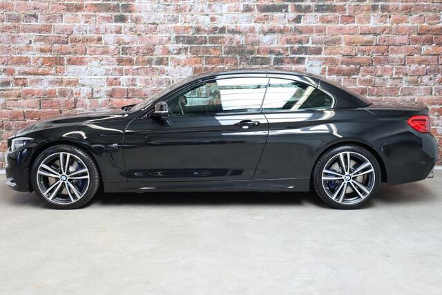 BMW 4-SERIE Cabrio 430i High Executive M Sport Pakket Automaat / Navigatiesysteem Professional / Stuurwielverwarming / M Sportremsysteem / Leder / Achteruitrijcamera / Head-Up Display / Multifunctioneel Instrumentendisplay / Adaptieve LED-koplampen / Stoelverwarming