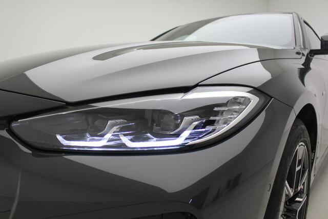 BMW 4-SERIE Gran Coupé 420i M-Sport | High Executive | Stoelverwarming | Hifi | Voorbereiding Driving Assistance | BMW Individual Dravitgrau