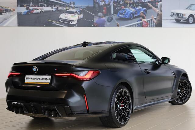BMW 4-SERIE Coupé M4 xDrive KITH EDITION 1 OF 150 | M Drivers Package | M carbon kuipstoelen | Driving Assistant | M Compound Remmen