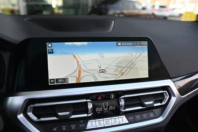 BMW 4-SERIE Cabrio 420i High Executive M Sport Automaat / Achteruitrijcamera / Air Collar / Stoelverwarming / Active Cruise Control / Ambiance verlichting / Stuurverwarming