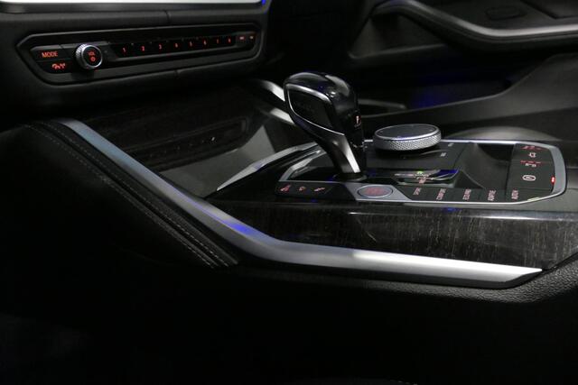 BMW 4-SERIE Cabrio M440i xDrive High Executive / Air Collar (nekverwarming / BMW Laserlight / Elektr. verstelbare voorstoelen (links met memory) / Harman Kardon Surround Sound / Stoelverwarming / 20" / Rondomzichtcamera / HUD / Apple Carplay - Android Auto / Adaptief