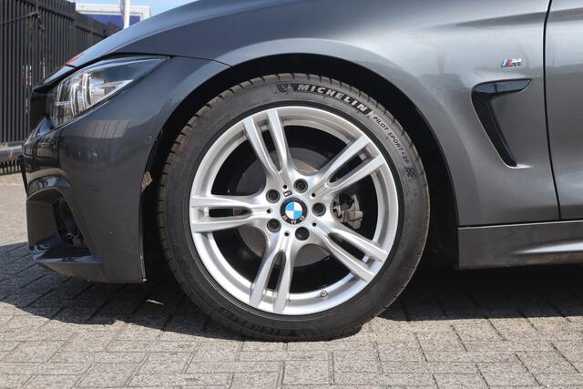 BMW 4-SERIE Gran Coupé 420i High Executive Edition M Sport Nederlandse auto! Facelift/Digital dashboard/Achteruitrijcamera/Lederen bekleding/Adaptief onderstel/Climate control/Cruise control/Stoelverwarming/Navigatie/Park assist