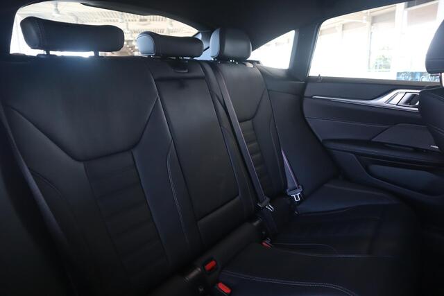 BMW 4-SERIE 420i Gran Coupe | M Sportpakket Pro | Harman Kardon | Driving Assistant Professional | achteruitrijcamera
