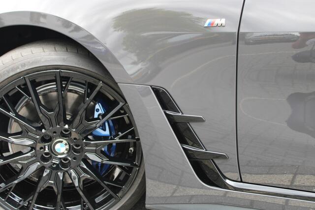 BMW 4-SERIE Gran Coupé M440i xDrive High Executive Automaat / Schuif-kanteldak / Laserlight / M Adaptief onderstel / Parking Assistant Plus / Comfort Access