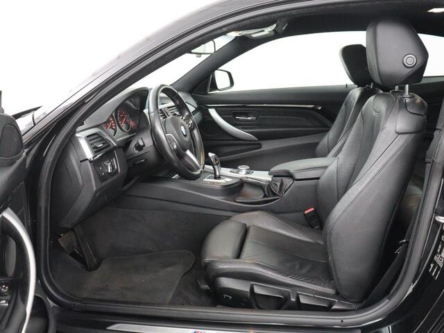 BMW 4-SERIE Coupé 418i High Executive M-sport | Stoelverwarming | Leder | Cruise control | Park assist | Sfeerverlichting | Climate control | Navigatie |