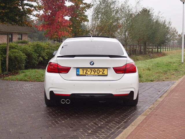 BMW 4-SERIE Gran Coupé 420i High Executive | M-Pakket | Panoramadak | Trekhaak | NL-Auto |