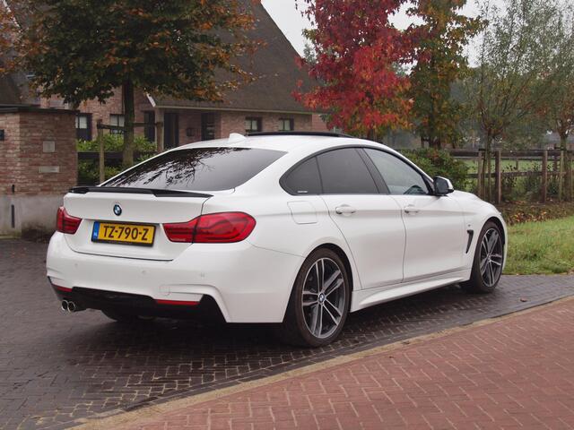BMW 4-SERIE Gran Coupé 420i High Executive | M-Pakket | Panoramadak | Trekhaak | NL-Auto |