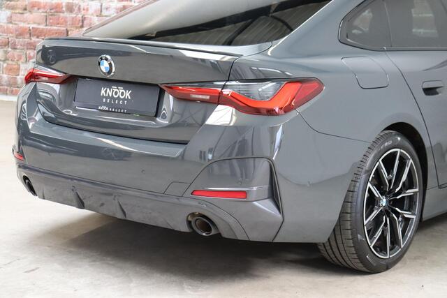 BMW 4-SERIE Gran Coupé 420i High Executive M Sport Pakket Automaat / Widescreen Display / Adaptieve Cruise Control / Leder / 19 Inch / Head-Up Display / Shadow Line / Hifi / Stoelverwarming / Extra Getint Glas / Achteruitrijcamera