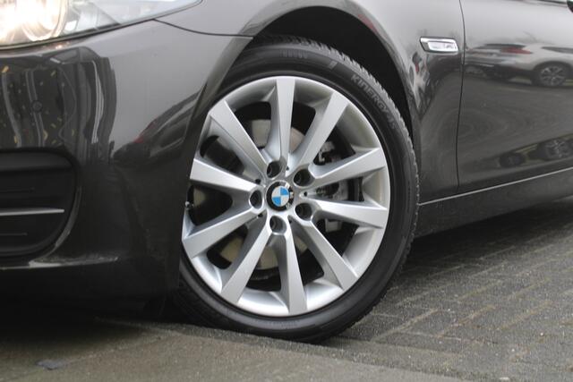 BMW 5-SERIE 518d Corporate Lease High Executive | Afn. Trekhaak | Schuifdak | Verw. Voorstoelen | Parkeersensoren V+A