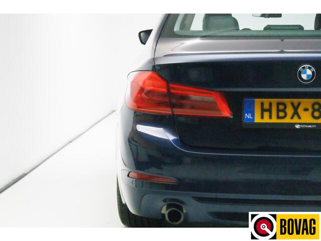 BMW 5-SERIE 530e iPerformance High Executive 292 PK Adaptive cruise, Stoel-stuurverwarming, Sfeerverl, Navigatie, Shadowline