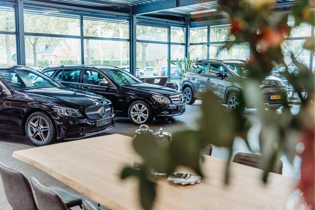 BMW 5-SERIE 530i High Executive M-Pakket/Trekhaak/Leder/1e eigenaar/DLR onderhouden