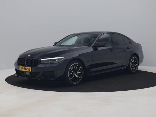 BMW 5-SERIE 545e xDrive M-Sport | CAMERA | ADAPTIVE | STOEL- EN STUURVERW.