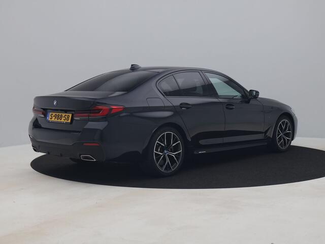 BMW 5-SERIE 545e xDrive M-Sport | CAMERA | ADAPTIVE | STOEL- EN STUURVERW.