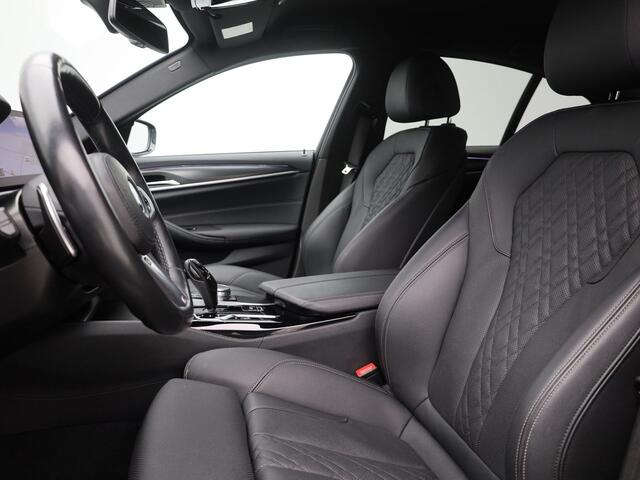 BMW 5-SERIE 545e xDrive M-Sport | CAMERA | ADAPTIVE | STOEL- EN STUURVERW.