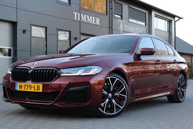 BMW 5-SERIE 540i M Sport - Laser Light - Schuif kanteldak - 20 inch Stoelkoeling - Stoelverwarming Dealer onderhouden Nederlandse auto