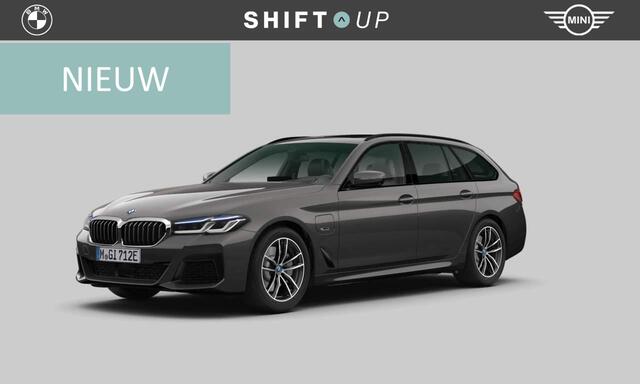 BMW 5-SERIE Touring 530e xDrive M-Sport | Panoramadak | Elektr. Trekhaak | Head Up