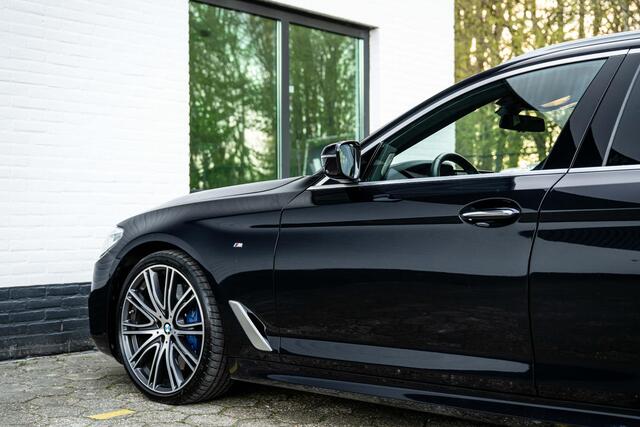 BMW 5-SERIE Touring 540d xDrive M-Sport ACC Panorama 360c HuD Orig NL
