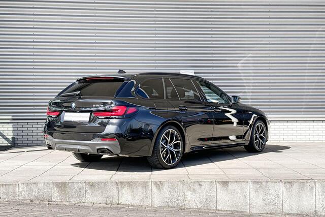 BMW 5-SERIE Touring 530e xDrive M Sportpakket / Glazen panoramadak / Active Cruise Control
