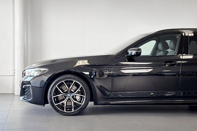 BMW 5-SERIE Touring 530e xDrive Business Edition Plus | M Sport | Stoelverwarming | Glazen Panoramadak |