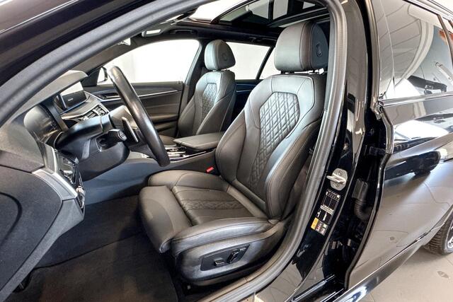 BMW 5-SERIE Touring 530e xDrive Business Edition Plus | M Sport | Stoelverwarming | Glazen Panoramadak |