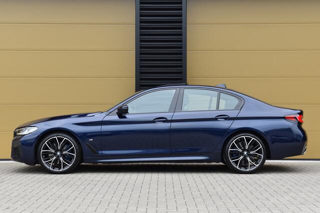 BMW 5-SERIE 530i High Executive * M Sportpakket * Comfortstoelen * Laser * Schuifdak * Live cockpit *