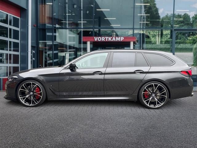 BMW 5-SERIE 540I XDRIVE M SPORT PANO-DAK/CAMERA/NAVI/LEDER/CARPLAY
