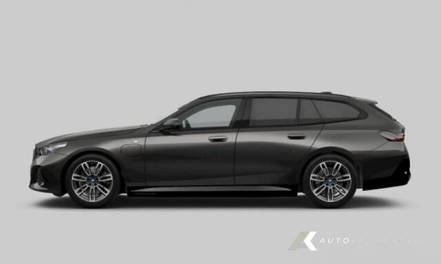 BMW 5-SERIE 530e xDrive M Sport | Panorama | Trekhaak | Adapt. led | Head-Up | Keyless entry | Driving Ass. Plus | 19' Inch |
