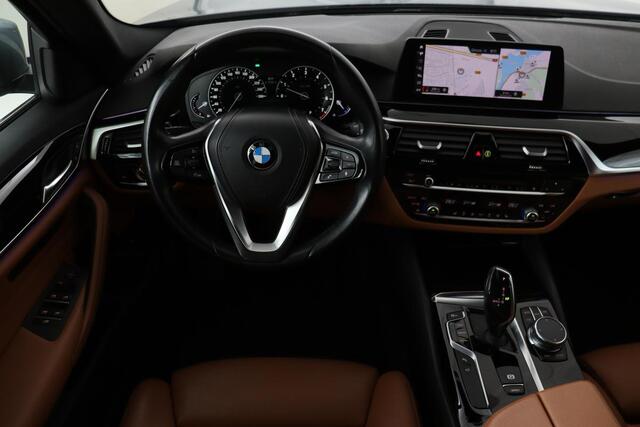 BMW 5-SERIE 520i High Executive | Leder | 360 camera | Stoelverwarming | DAB | Navigatie | Full LED | Sfeerverlichting | Parkeerhulp | Climate control | Cruise control