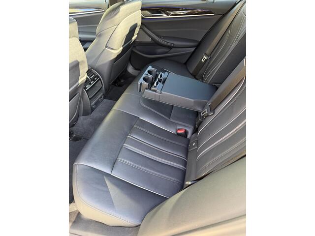 BMW 5-SERIE 530e iPerformance M Sport High Executive / Head Up / Soft close deuren / Harman Kardon / 20"
