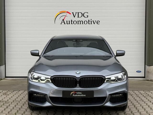 BMW 5-SERIE 530e iPerformance M Sport High Executive / Head Up / Soft close deuren / Harman Kardon / 20"