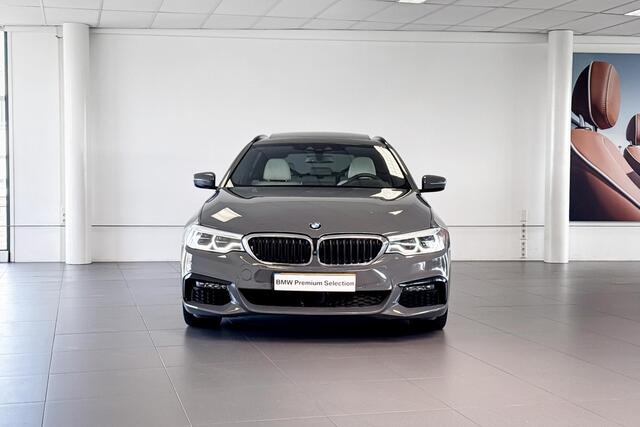 BMW 5-SERIE Touring 530i High Executive | M Sport | Glazen Panoramadak | Stoelventilatie | Harman Kardon | Headup Display |