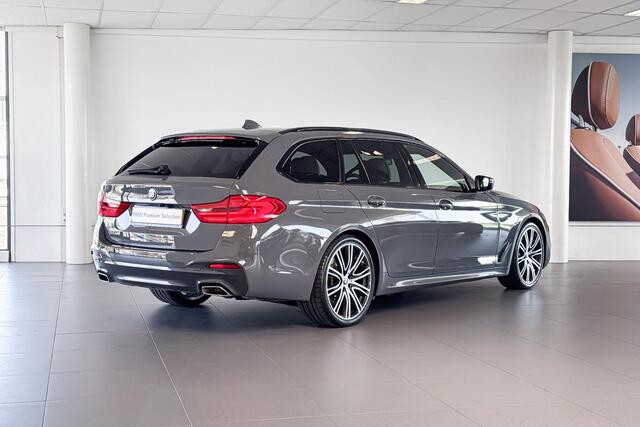 BMW 5-SERIE Touring 530i High Executive | M Sport | Glazen Panoramadak | Stoelventilatie | Harman Kardon | Headup Display |
