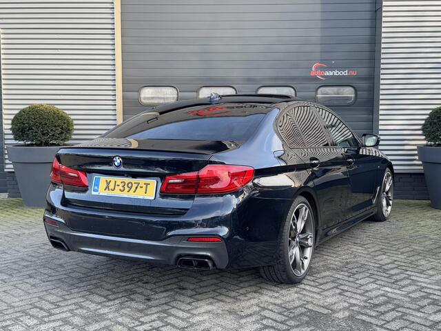 BMW 5-SERIE M550i xDrive High Executive | Panoramadak | Head-Up Display | Harmon Kardon | Camera | Stoel Ventilatie/Verwarming |