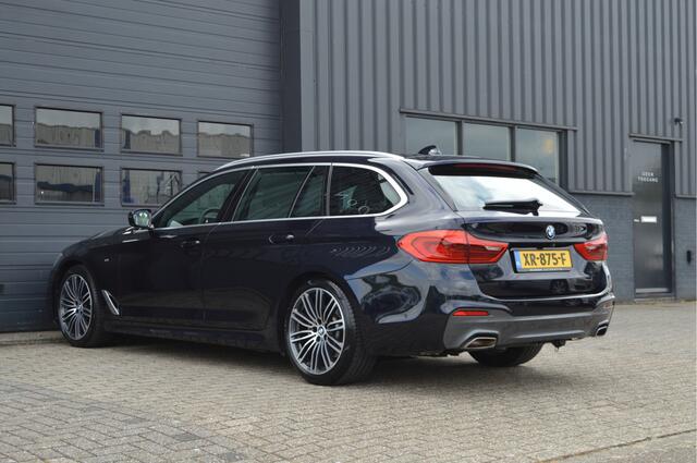 BMW 5-SERIE Touring 520i High Executive | M-PAKKET | PANO | HUD | CAMERA | LED | DAB |