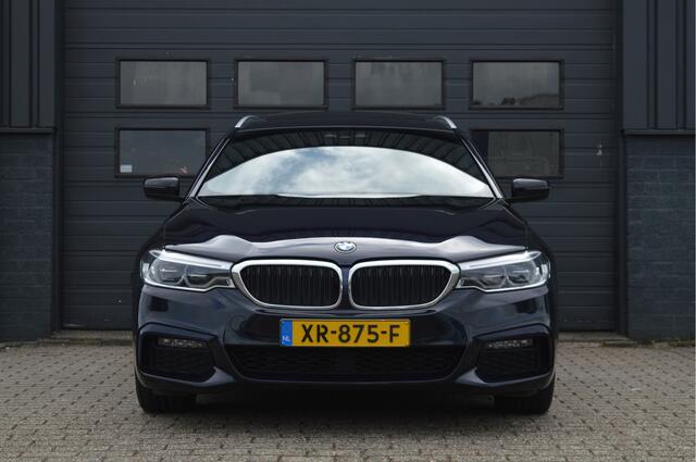 BMW 5-SERIE Touring 520i High Executive | M-PAKKET | PANO | HUD | CAMERA | LED | DAB |