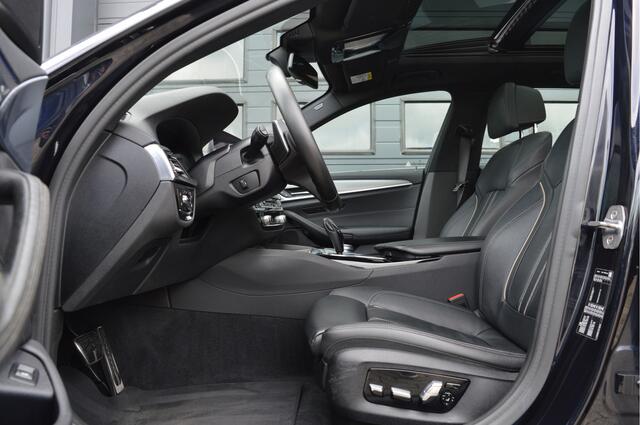BMW 5-SERIE Touring 520i High Executive | M-PAKKET | PANO | HUD | CAMERA | LED | DAB |