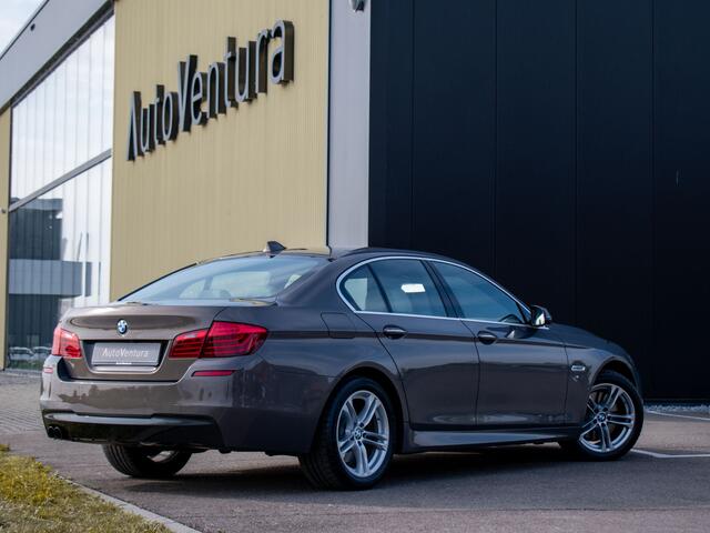 BMW 5-SERIE 528i M Sport Edition Trekhaak | Stuurverwarming | Head-up | Camera | Driving Assistant Plus |