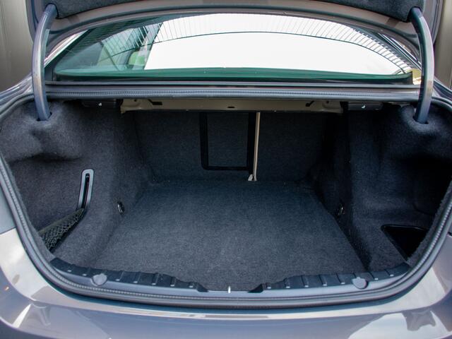 BMW 5-SERIE 528i M Sport Edition Trekhaak | Stuurverwarming | Head-up | Camera | Driving Assistant Plus |