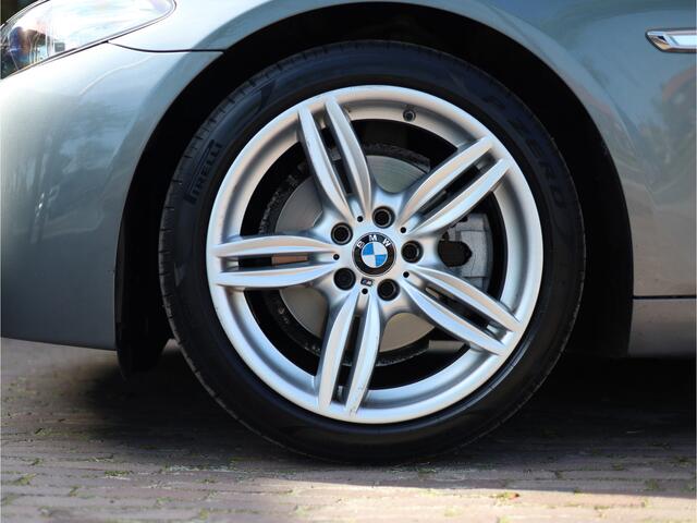 BMW 5-SERIE Touring 520i High Executive Schuif-/kantel dak | Memory seat | Lederen bekleding